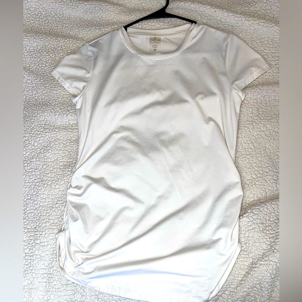 Ivory Calia by Carrie Underwood Active Tee Size Medium
